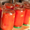 Paradajz u soku od paradajza: 7 recepata za zimnicu