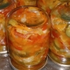 Pripreme od tikvica, krastavaca i paradajza za zimu: recepti za konzerviranje salata