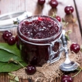 Gusti džem od višanja bez koštica: recepti za zimnicu kod kuće