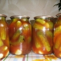 Recepti za krastavce u soku od paradajza za zimu: pravila kiseljenja i konzerviranja