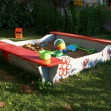 Drveni pješčanik sa poklopcem + fotografija