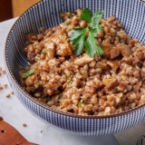 Heljda sa vrganjima i lukom: recept