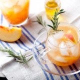 Liker od breskve kod kuće