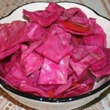 Ukiseljene latice kupusa sa cveklom