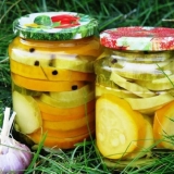 Marinirane tikvice na bugarski način za zimu u teglama