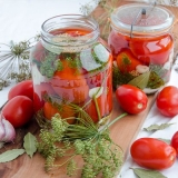 Kiseli paradajz za zimu sa aspirinom