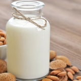 Bademovo mlijeko