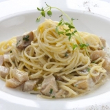 Testenina sa vrganjima: u krem ​​sosu i bez kajmaka