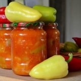 Kubanska paprika za zimu sa peršunom: jednostavni recepti za pripreme, salate i grickalice