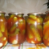 Recepti za krastavce u soku od paradajza za zimu: pravila kiseljenj...