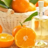 Mjesečina na korama mandarina i mandarinama