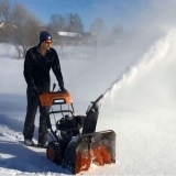 Benzinski čistač snijega