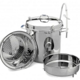 Sok od kruške u sokovniku za zimu