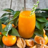 Sok od mandarina kod kuće: recepti, kako napraviti u blenderu i za zimu