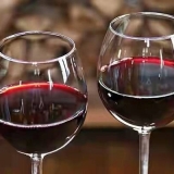 Vino od suvih šljiva kod kuće: jednostavan recept