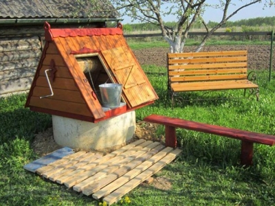 Kuća za bunar: crtež i fotografija + upute korak po korak