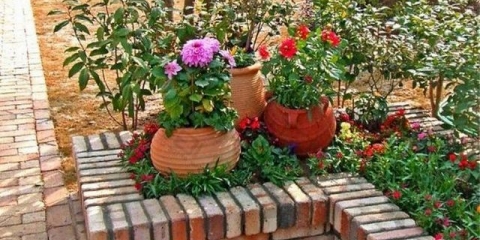 Cvjetne gredice na selu