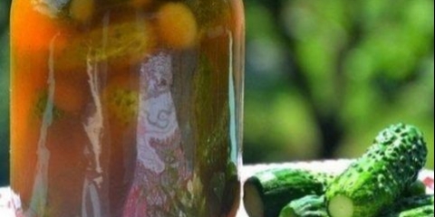 Konzervirani krastavci sa čili kečapom za zimu: recepti za kiseljenje i kiseljenje po litarskoj tegli