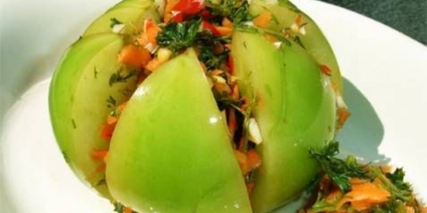 Kiseli zeleni paradajz sa ljutim papričicama