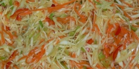 Kiseli kupus sa belim lukom, puterom i šargarepom