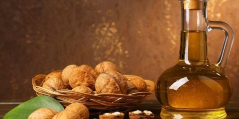 Tinktura na pregradama od oraha na votki i alkoholu