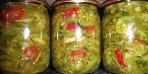 Začinjena kobra zelena salata od paradajza