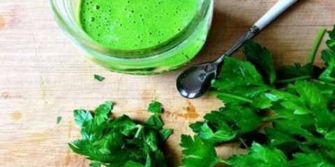 Maske za lice od peršuna za izbjeljivanje staračkih pjega