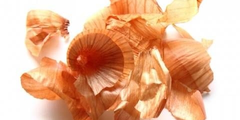 Preljev od paradajza sa ljuskom luka