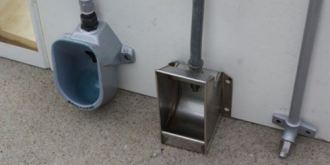 Uradi sam pojilica za svinje