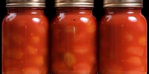 Paradajz u sopstvenom soku sa paradajz pastom