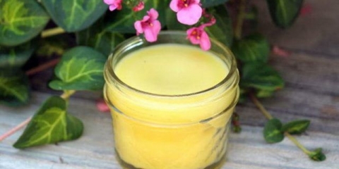 Nanošenje ulja od voska i masti od žumanca