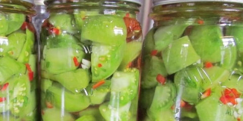 Jednostavan recept za salatu od zelenog paradajza za zimu