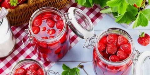 Recepti za pravljenje jagoda u vlastitom soku za zimnicu