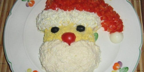 Salata u obliku djeda mraza za novu godinu