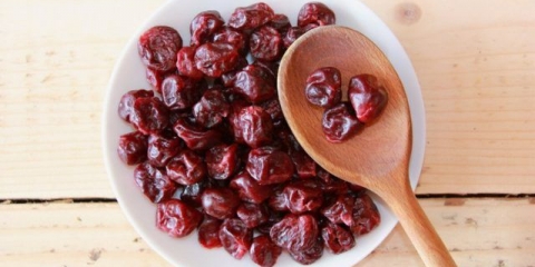 Sušene trešnje za zimu kod kuće: kako kuhati u pećnici, u električnoj sušilici, na suncu