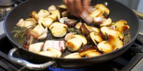 Prženi vrganji u tiganju: ukusni recepti za kuhanje