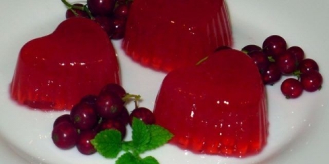 Žele od crvene ribizle: kroz sokovnik, sokovnik